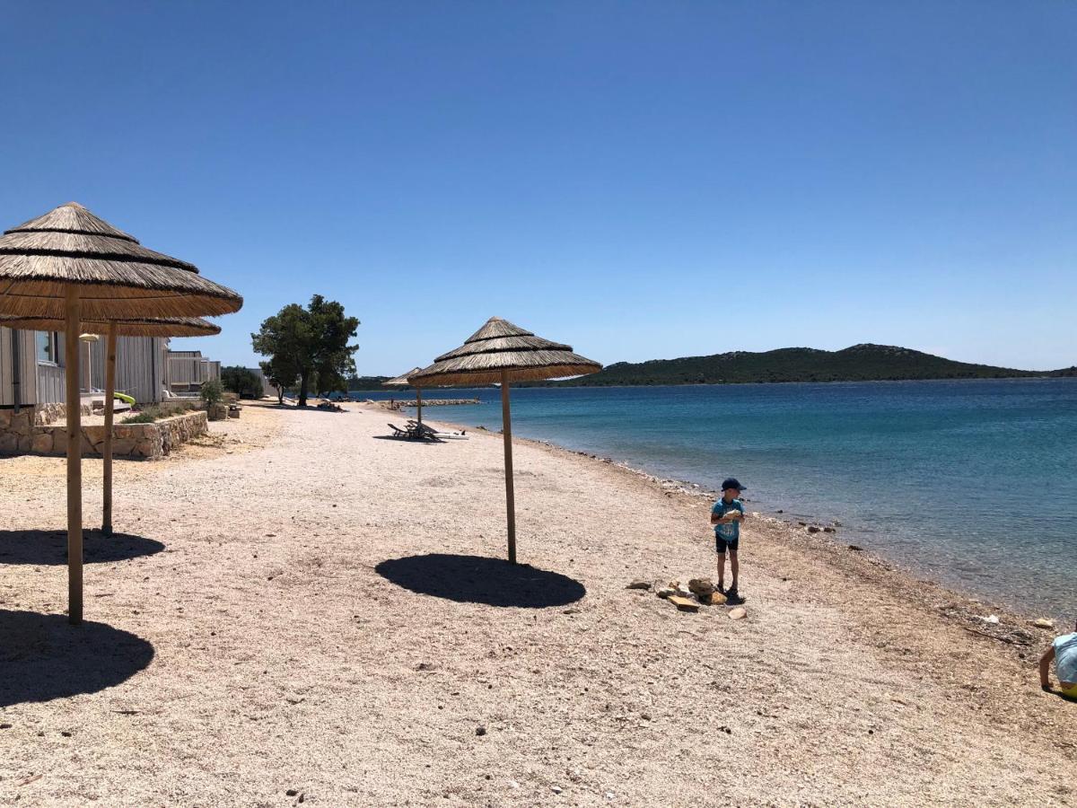 Buqez Eco Resort - Beachfront 20 & House 42 ドラゲ エクステリア 写真